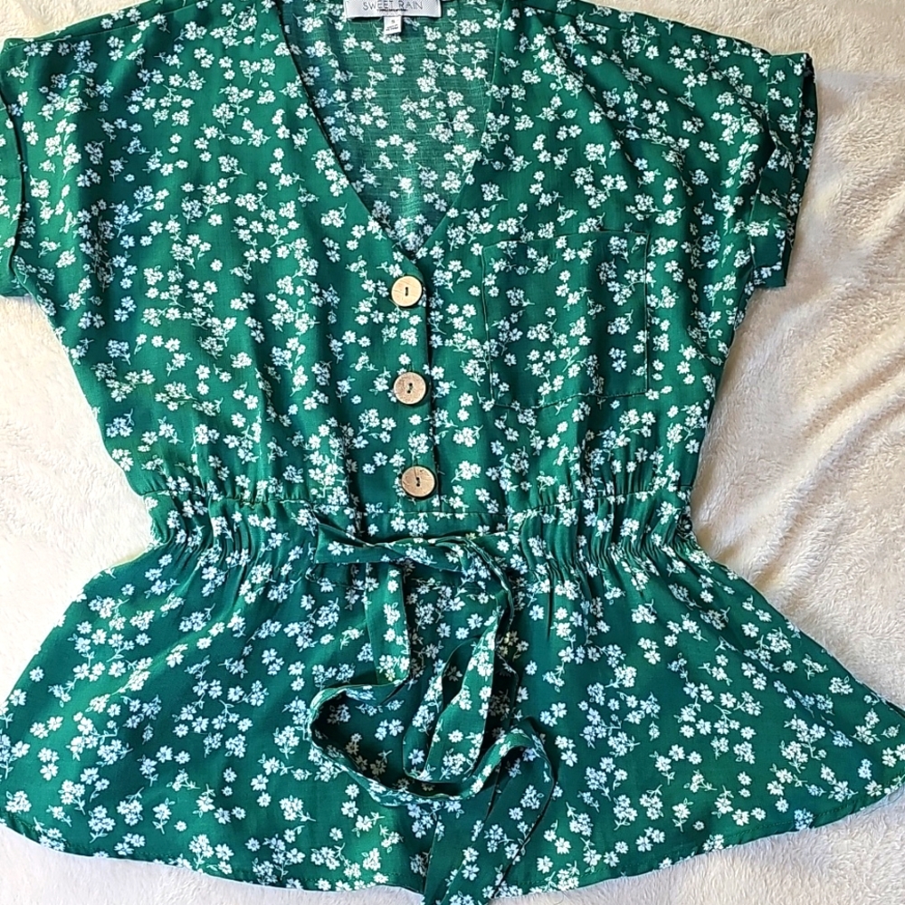 Sweet Rain green floral Size Small S Decorative Buttons & Tie V Cut w Pocket M26